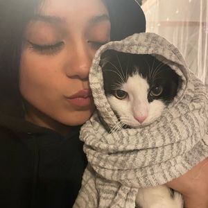 Meet your Posher, Carmelina